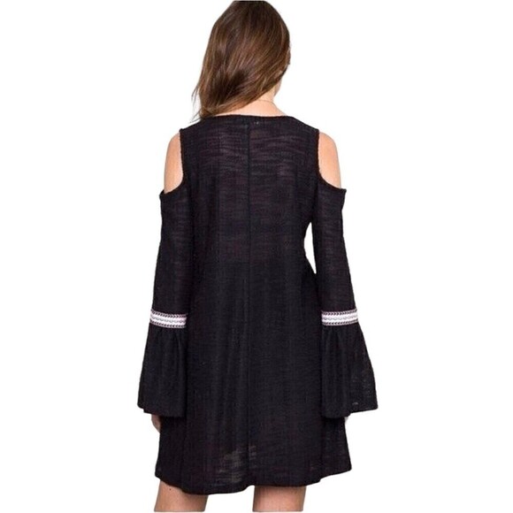 Hayden LA Cold Shoulder Black Knit Boho Bell Sleeve Dress Tunic Size Large - Picture 2 of 7